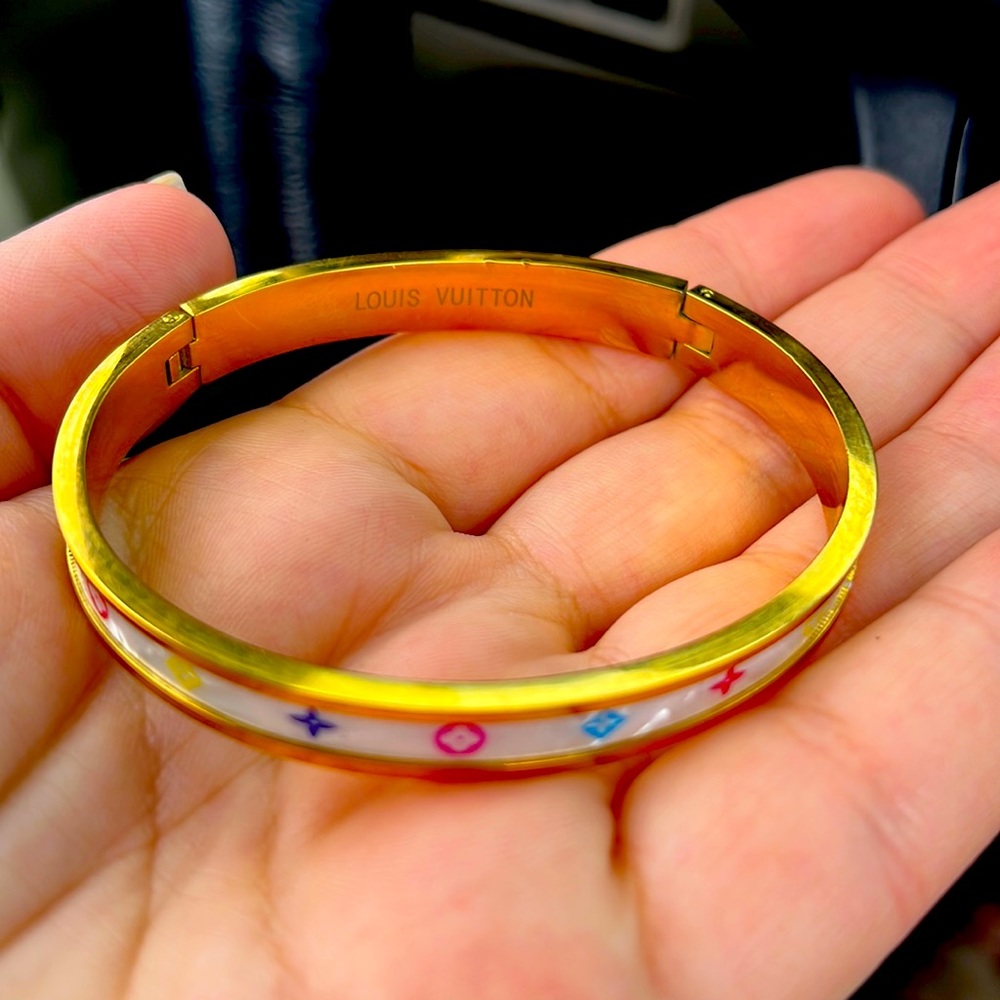 Designer bracelet in excellent condition.